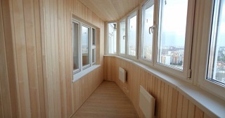 Отделка, остекление, утепление балконов в Сосновоборске от 211 руб. м/2.